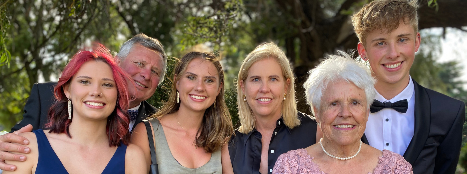 Nikki, her mother, her husband, and her three children. (Supplied)