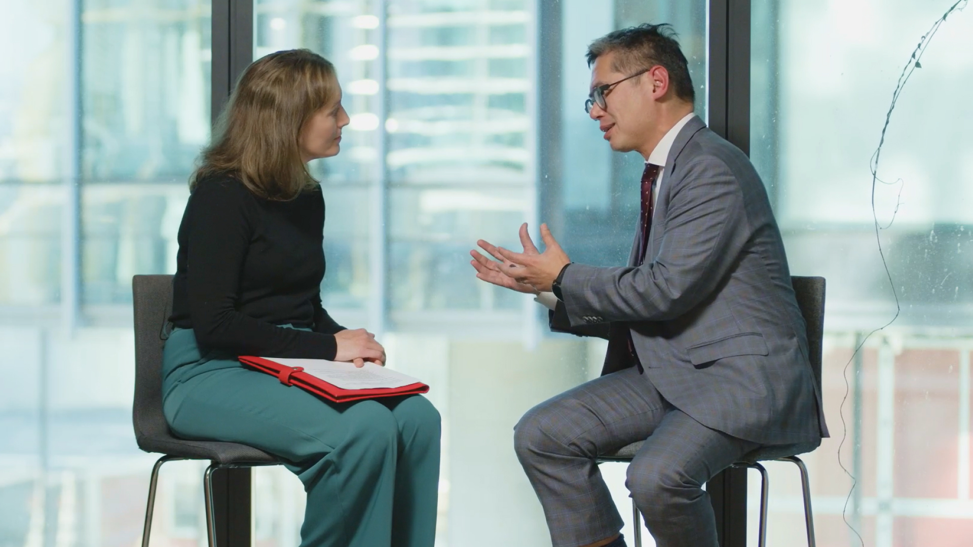 Livewire's Sara Allen and Ox Capital's Dr Joseph Lai